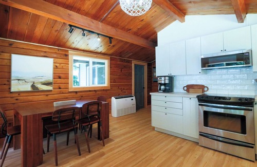 Regional District of Nanaimo House | OCEAN FRONT/BEACH access, RENOVATED House Private Lot, PET Friendly, Short Term