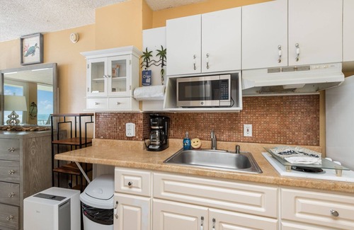 Lenox Park Apartment | Ocean Front - Big Views