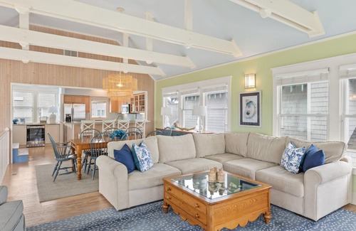 South Beach House | Ocean Front Cottage Pet Friendly with Bhi and Shoals Clubs