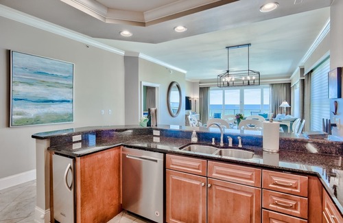 Santa Rosa Beach Condo | Ocean Front Condo | Private Beach | pools | ice maker | Adagio A305