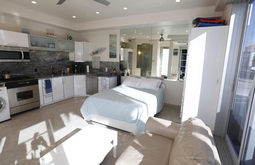 Mission Beach Condo | Ocean Front Condo On the Sand with Ocean View - Clean