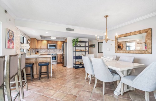 Central Beach Condo | OCEAN FRONT CONDO-TOP FLOOR - OCEAN VIEWS ALL AROUND!
