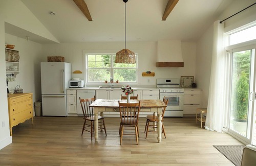 Hacketts Cove Cottage | Ocean front cottage, relax and enjoy the sunset over St. Margaret's Bay!