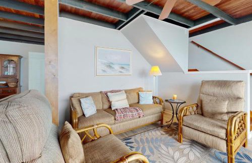 Rockport House | Ocean Front Cottage - Long Beach