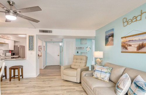 Daytona Beach Apartment | Ocean front cozy 1 BR apartment in amazing Daytona Beach with fitness room, AC