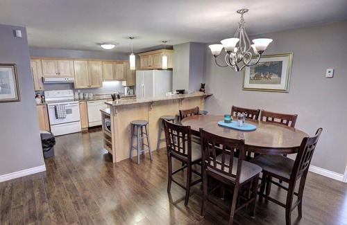 Avondale Apartment | Ocean front - Crysway by the Bay - 3 bedroom apartment