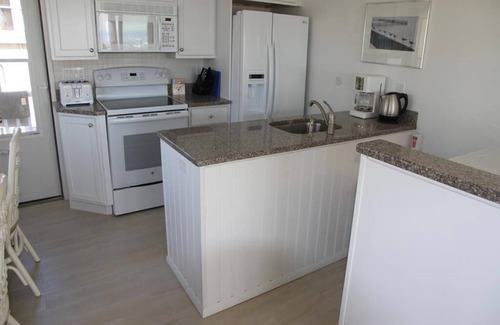 North Beach Haven Apartment | OCEAN FRONT DUPLEX SLEEPS 8