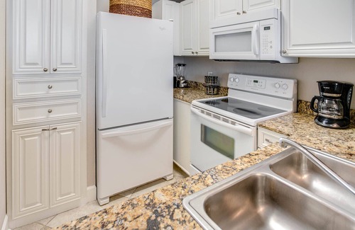 Panama City Beach Condo | OCEAN FRONT KING BDR, 2 BTH, FREE BCH CHAIRS , NEAR PIER PK, NEAR FRANK BROWN PK