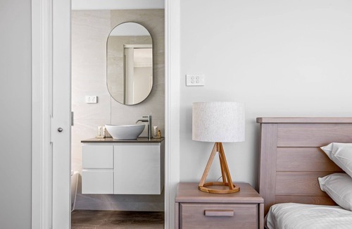 Bundeena House | Ocean Front Luxury - The Lambeth Walk