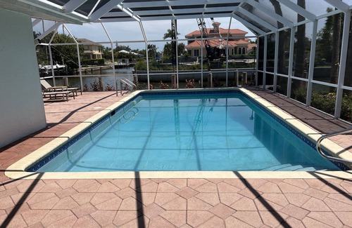 Royal Harbor House | Ocean front Naples Bay with Access to Downtown 5th Ave Restaurants and shoping