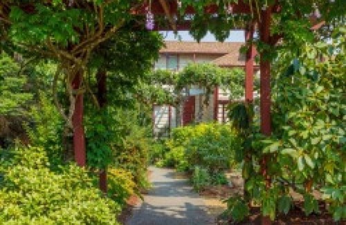 Mill Bay House | Ocean Front/Ocean Access private entry I BDRM, full bathroom, all season patio.