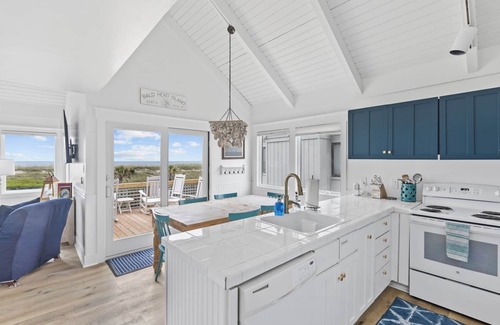 Bald Head Island House | Ocean Front Panoramic Water and Sunset Views Sleeps 8 Pet Friendly Bhi Club