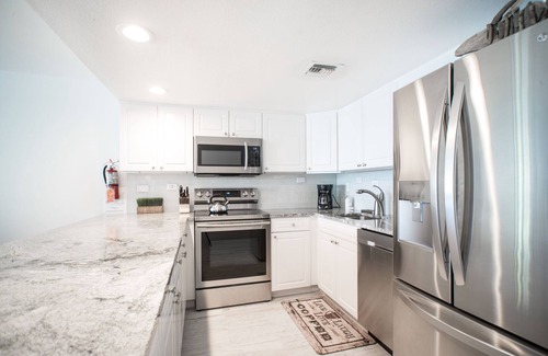 Seven Mile Beach Condo | Ocean Front Paradise Seven Mile Beach Sunsets!