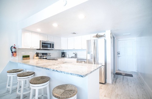Seven Mile Beach Condo | Ocean Front Paradise Seven Mile Beach Sunsets!