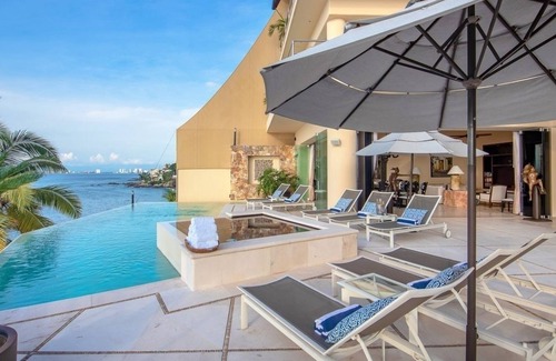 Mayto Villa | Ocean front private villa in Puerto Vallarta with beach access and, infinity pool and views