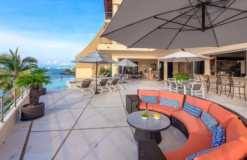 Mayto Villa | Ocean front private villa in Puerto Vallarta with beach access and, infinity pool and views