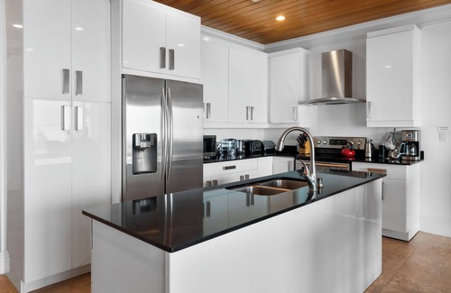 George Town House | Ocean Front Property With Pool. - George Town
