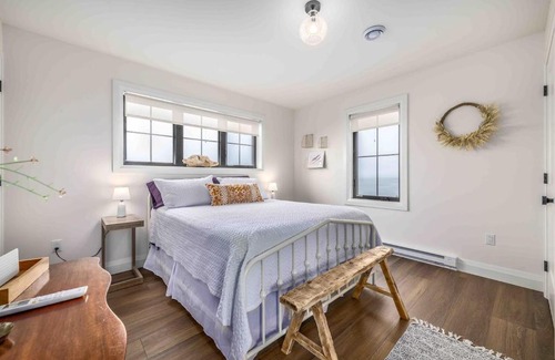 Port de Grave House | Ocean Front Saltbox 'seaforever' Whot Tub