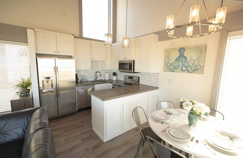 Kiwanda Shores House | Ocean Front.Sand in your toes getaway!