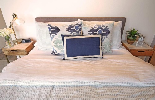 Kiwanda Shores House | Ocean Front.Sand in your toes getaway!