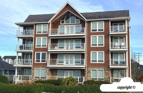 Seaside House | OCEAN FRONT: SEAVIEW SERENITY: Seaside Vacation Homes, Inc Managed