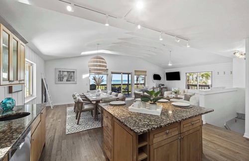 Marineland Acres House | Ocean Front/Steps to the sand/Ocean deck/Pets Ok