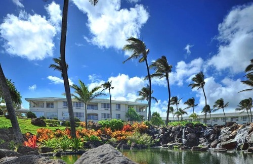 Poipu Apartment | Ocean Front The Point at Poipu Suite # 002.