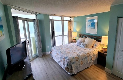 Atlantic Beach Condo | Ocean Front Paradise