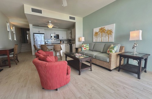 The Bight Condo | OCEAN FRONT VIEW Top floor!nSleeps 2 adults & 2 kids