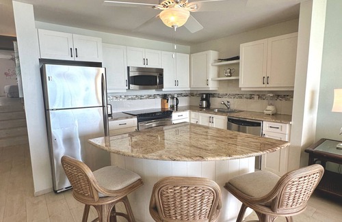 The Bight Condo | OCEAN FRONT VIEW Top floor!nSleeps 2 adults & 2 kids