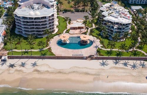 Flamingos Apartment | Ocean Front, With Pool, 6 People, Quinta del Mar PH502