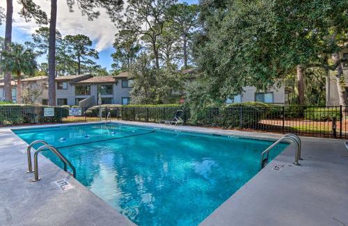 Hilton Head Island House | Ocean Gate Condo with Private Deck and Beach Access!