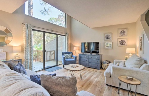 Hilton Head Island House | Ocean Gate Condo with Private Deck and Beach Access!