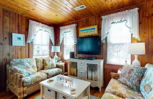 Crescent Beach House | Ocean Gem