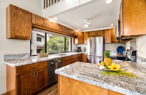 Keauhou Condo | Ocean & Golf View Loft-Condo with WiFi, Lanai, Grill, Full Kitchen, Pool/Spa