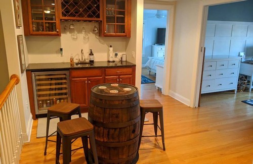 Asbury Park Condo | Ocean Grove 3BR Penthouse - One Block to Beach