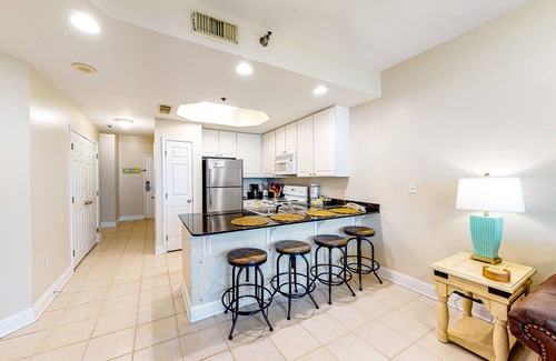 Gulf Shores Condo | Ocean & Gulf front condo w/furnished balcony, shared in/outdoor pools, & hot tub
