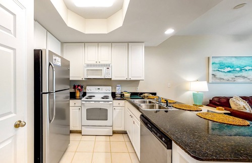 Gulf Shores Condo | Ocean & Gulf front condo w/furnished balcony, shared in/outdoor pools, & hot tub
