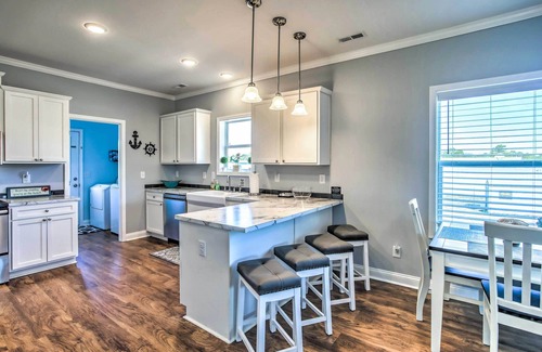 Ocean Isle Beach House | Ocean Isle Beach Escape - Centrally Located!