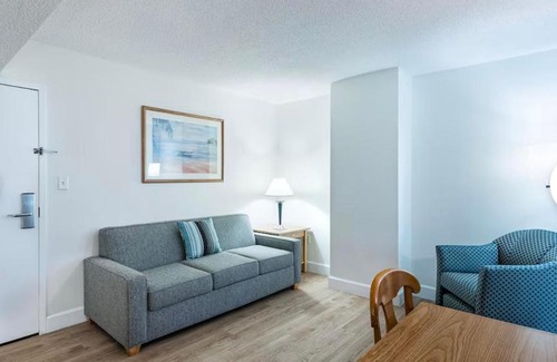 Northeast Virginia Beach Apartment | Ocean Keys Resort