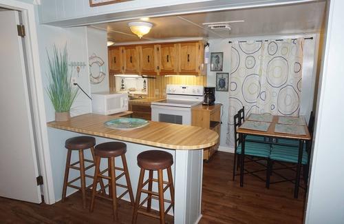 Myrtle Beach Cottage | Ocean Lakes 3 Bed 2 Bath Sleeps 7 Golf Cart Included