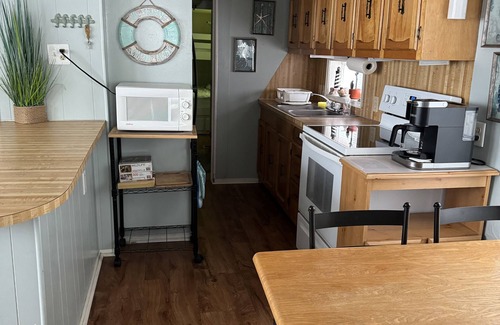 Myrtle Beach Cottage | Ocean Lakes 3 Bed 2 Bath Sleeps 7 Golf Cart Included