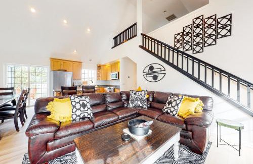 Four Sisters House | Ocean Lover's Dream
