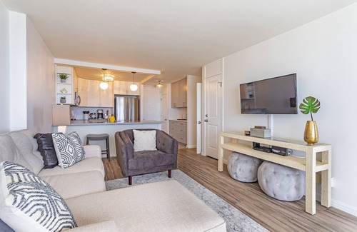 Waikiki Condo | Ocean-Marina and Fireworks Views at Ilikai Marina Short Stroll to the Beach