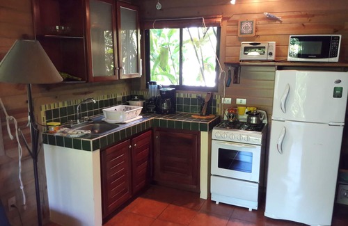 Uvita House | Ocean Melody.Fully Equipped, Walking Distance From Beaches, Garden and Pool!
