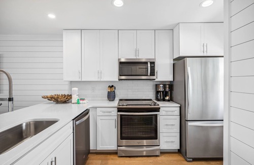 Sunnyside House | "Ocean Memories" Sleeps 4-Ocean Views