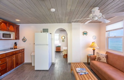 West End Condo | Ocean Mist - AppleSurf! Beachfront one bedroom in Apple Bay