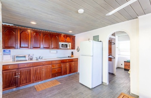 West End Condo | Ocean Mist - AppleSurf! Beachfront one bedroom in Apple Bay