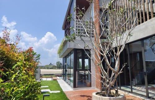 Si Rusa Villa | Ocean Nadi 4 Bedrooms Beachfront Villa PD