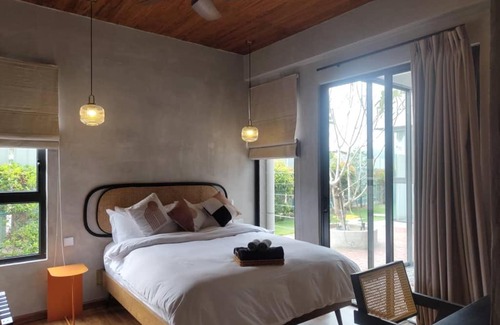 Si Rusa Villa | Ocean Nadi 4 Bedrooms Beachfront Villa PD